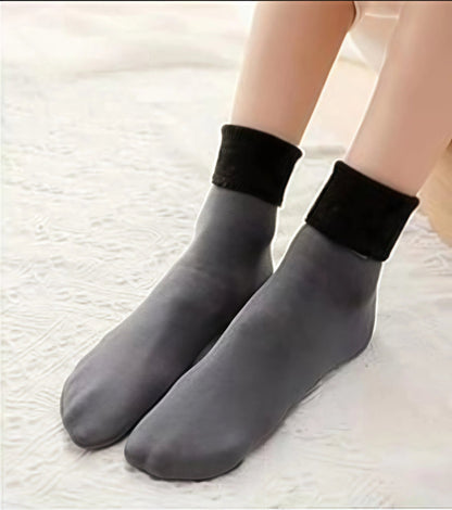 5 pairs of snow socks
